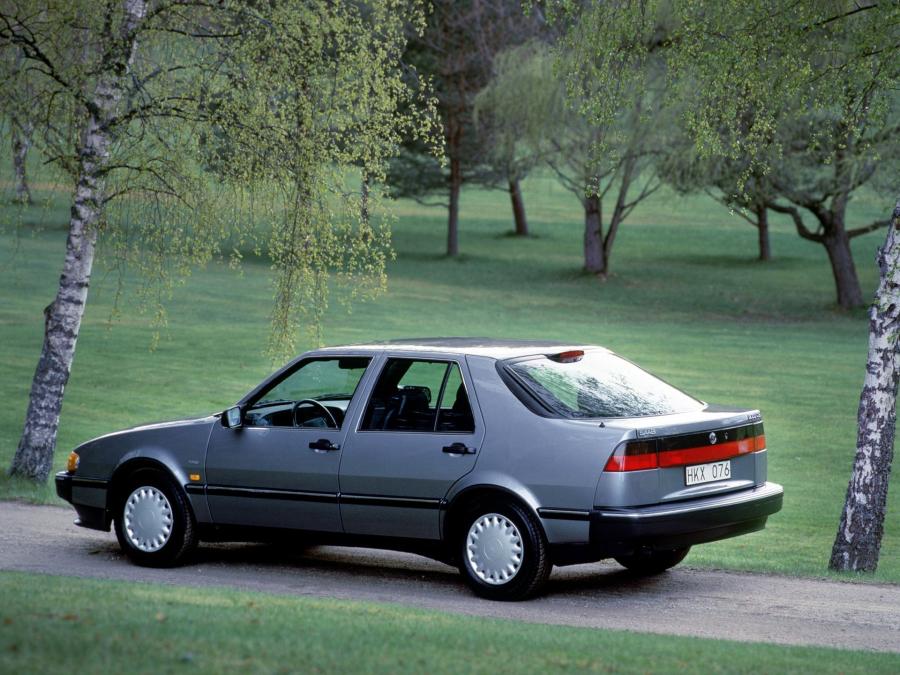 Saab 9000 CS 1992 года  (фото 2 из 3)